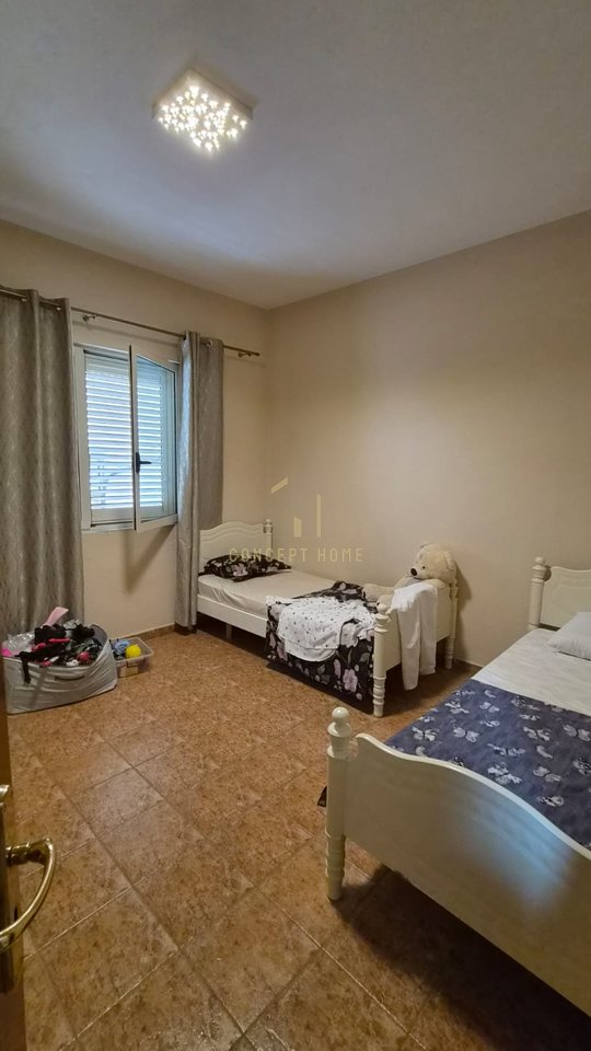 Jepet me qera Apartament 2+1 ne Xhamllik
