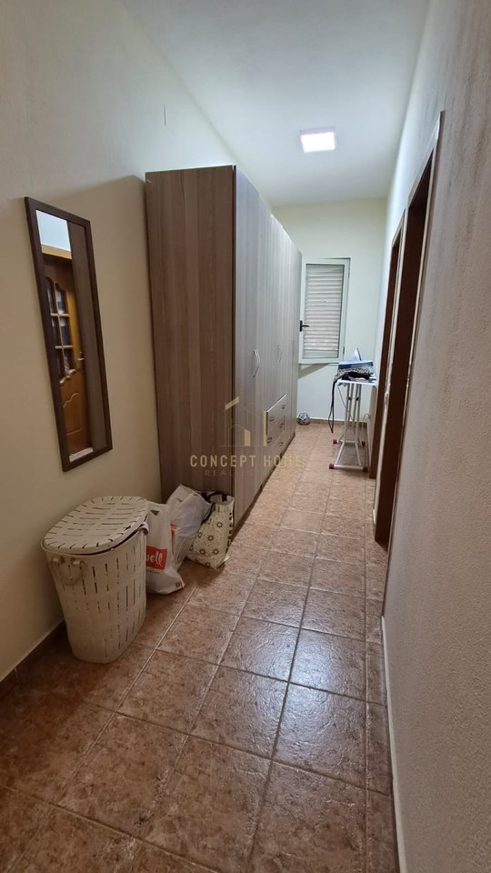 Jepet me qera Apartament 2+1 ne Xhamllik