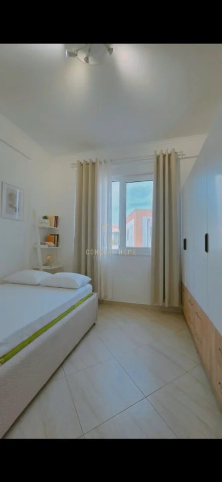 Shitet apartament 2+1 tek Liqeni i Thate