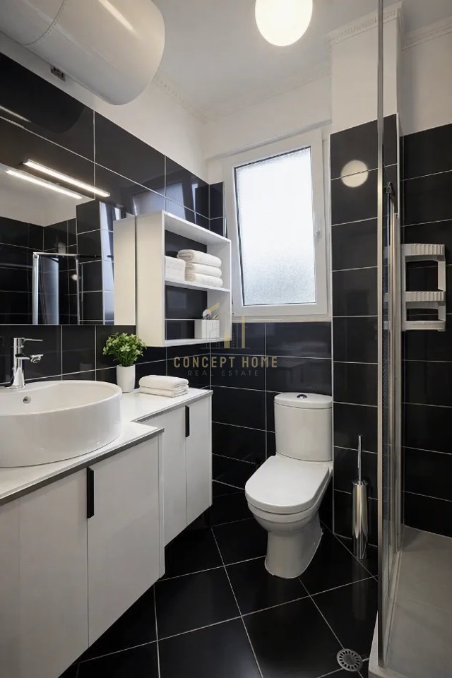 Shitet apartament 2+1 tek Liqeni i Thate