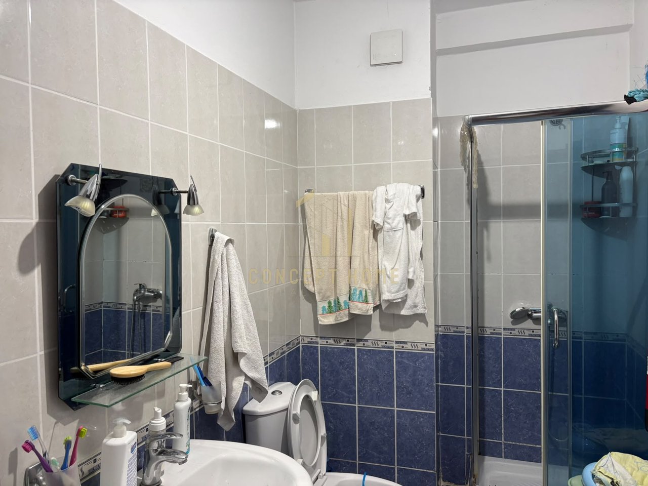 Shitet apartament 2+1+2 ne Fresk