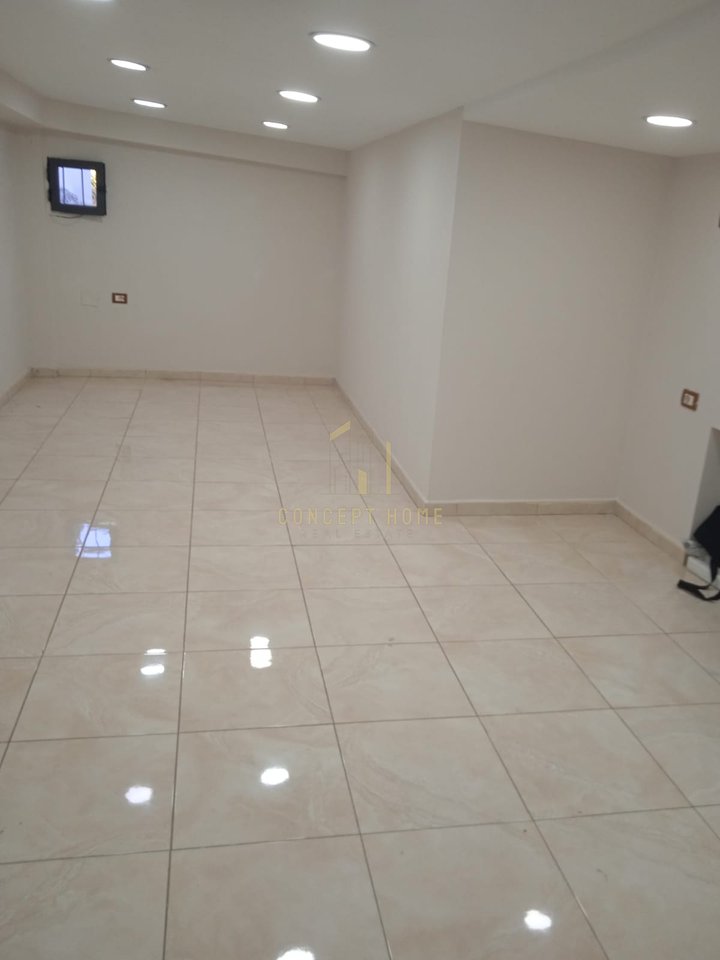 Business premises for rent at Durresit Street