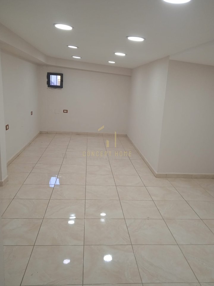 Business premises for rent at Durresit Street