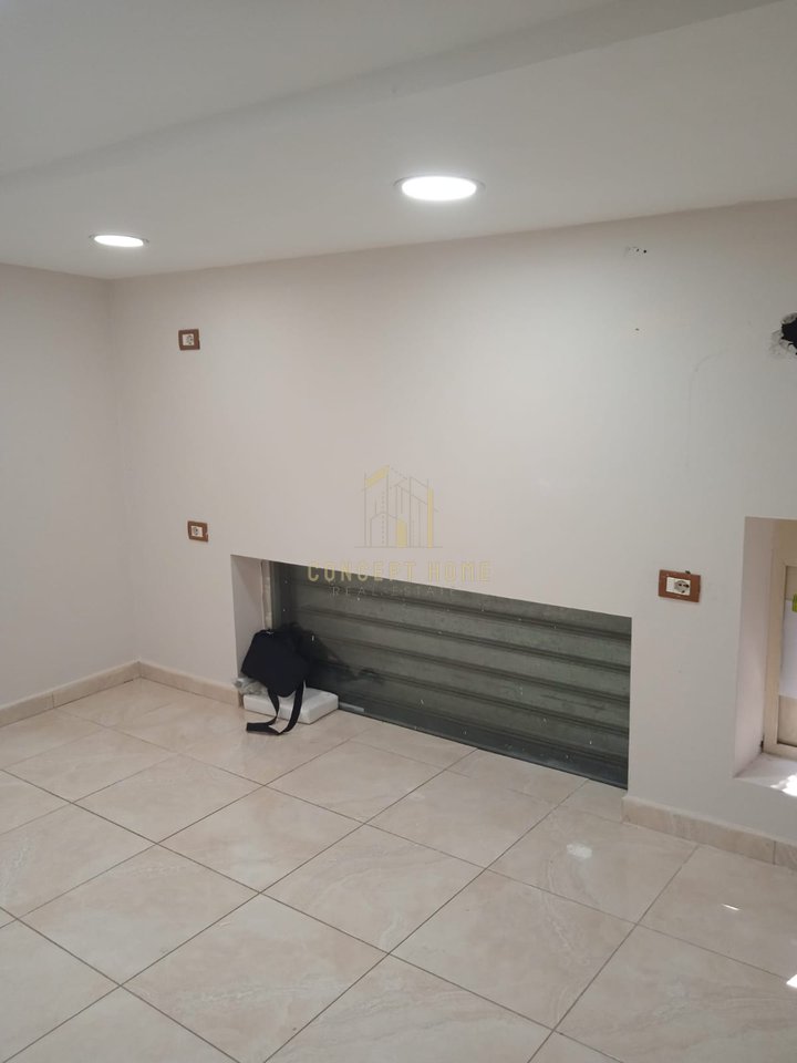 Business premises for rent at Durresit Street