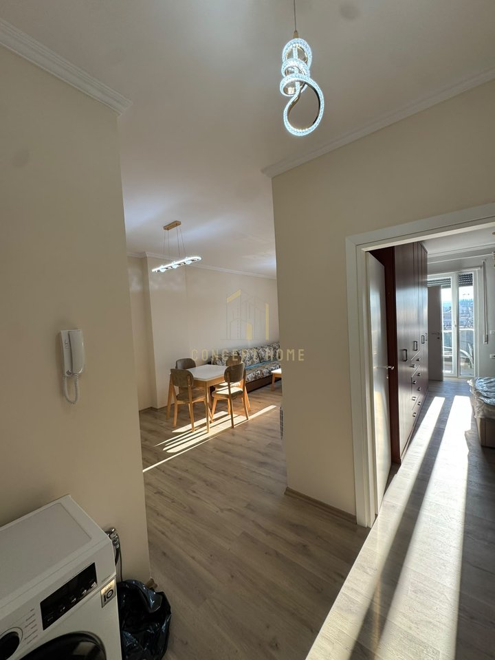 Jepet me qera Apartamenti 1+1 ne 5-Maj