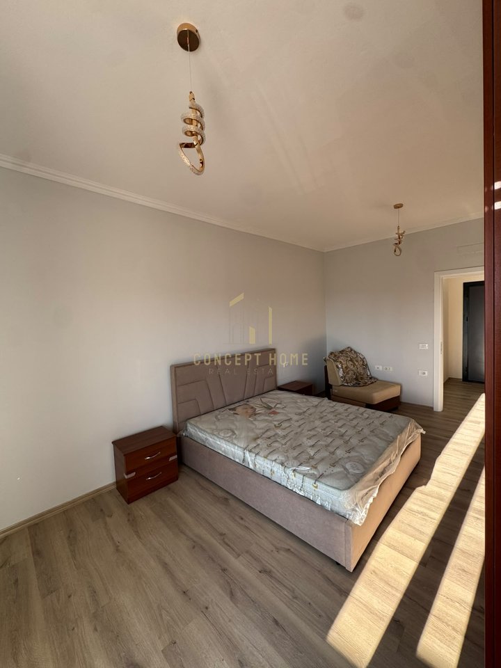 Jepet me qera Apartamenti 1+1 ne 5-Maj
