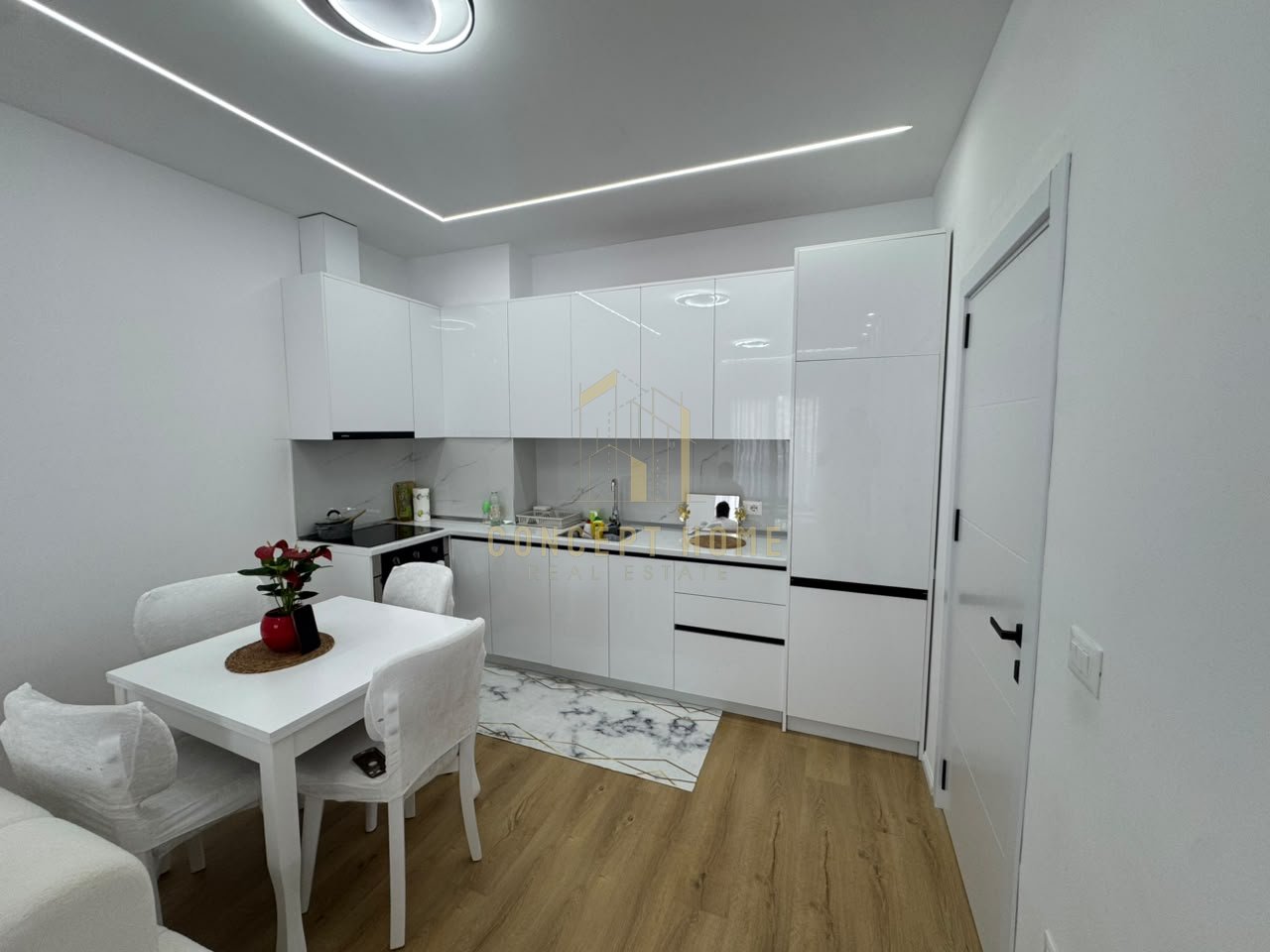 Jepet me qera apartament 1+1 ne Laprake