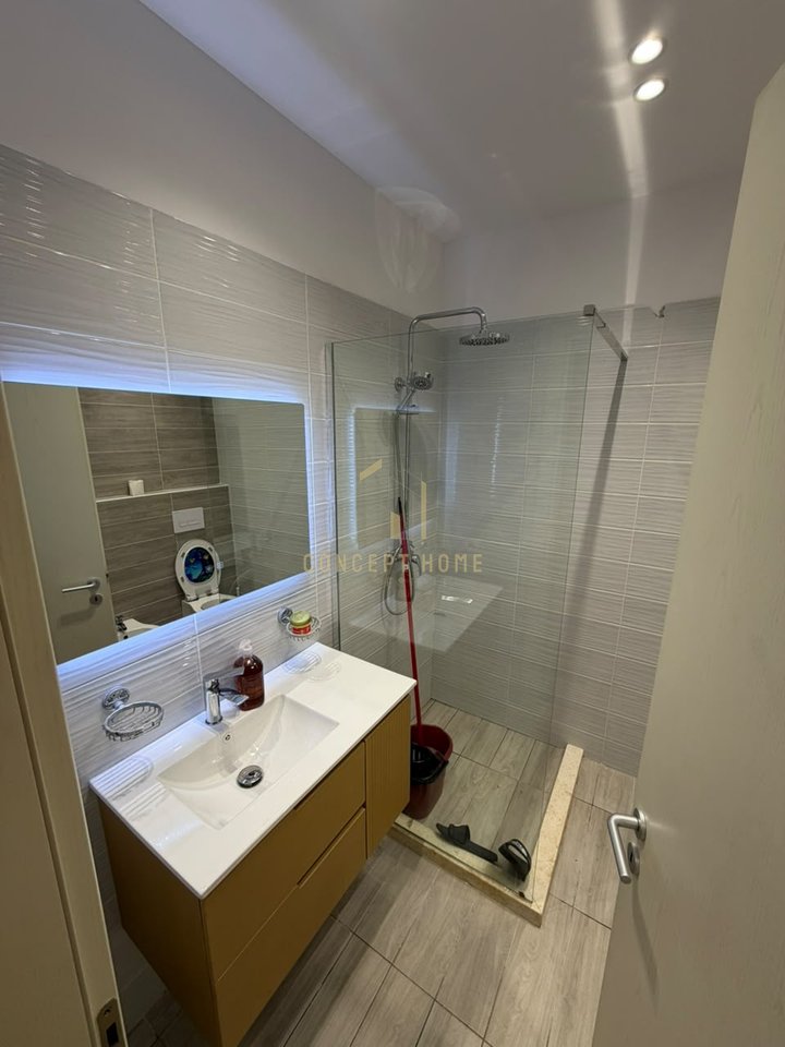 Jepet me qera Apartamenti 1+1 ne Qender