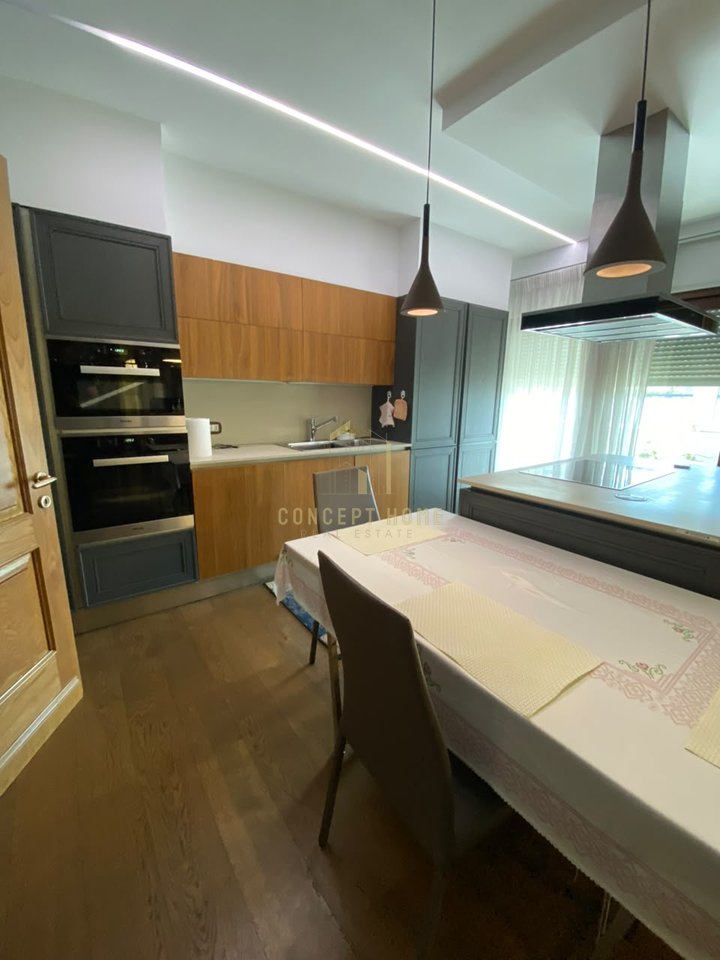 Penthouse di Lusso in Affitto presso il Giardino Zoologico