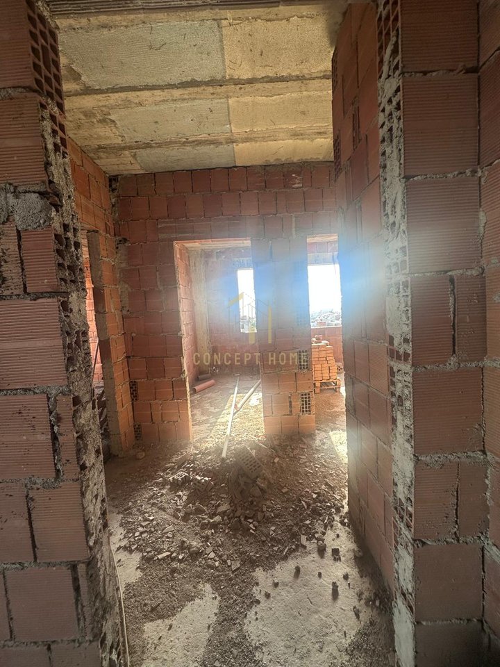 Ndertese 4-kateshe per shitje ne Bathore,"Rr.Demokracia"
