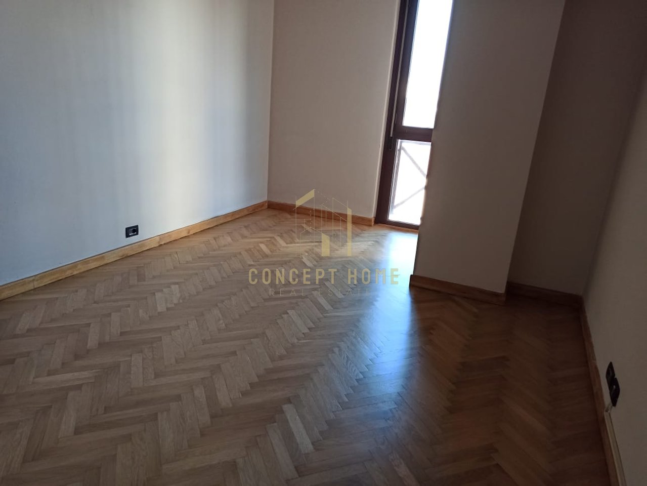 Jepet me qera ambient per zyre ne Qender