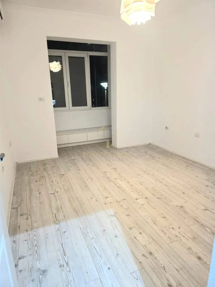 Locale per ufficio in affitto in Via Kavaja