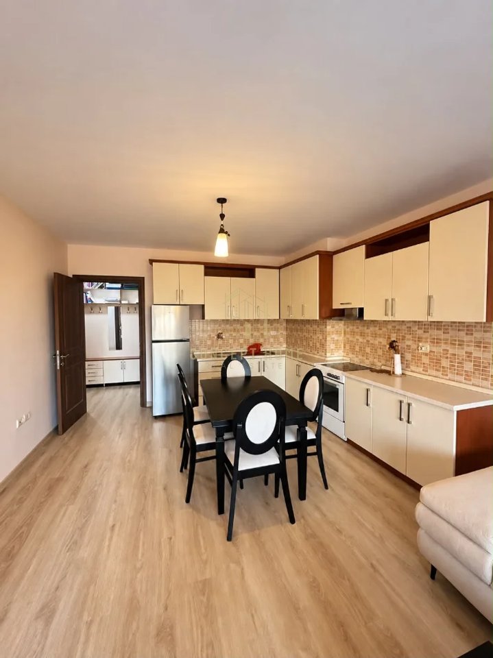 Jepet me qera apartament 1+1 ne Ali Dem