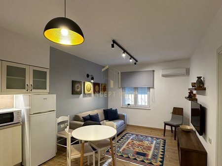Jepet me qera apartament 1+1 tek Rruga e Elbasanit