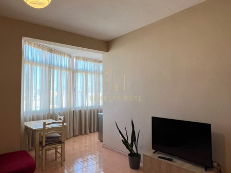 Apartment 1+1 for rent in the center.
