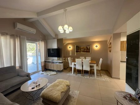 Jepet me qera apartament 2+1+Verande ne Kinostudio