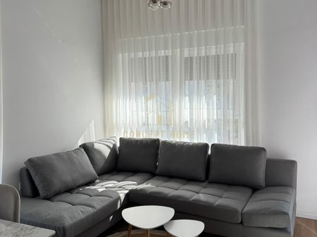 Jepet me qera apartament 1+1 ne Ali Dem