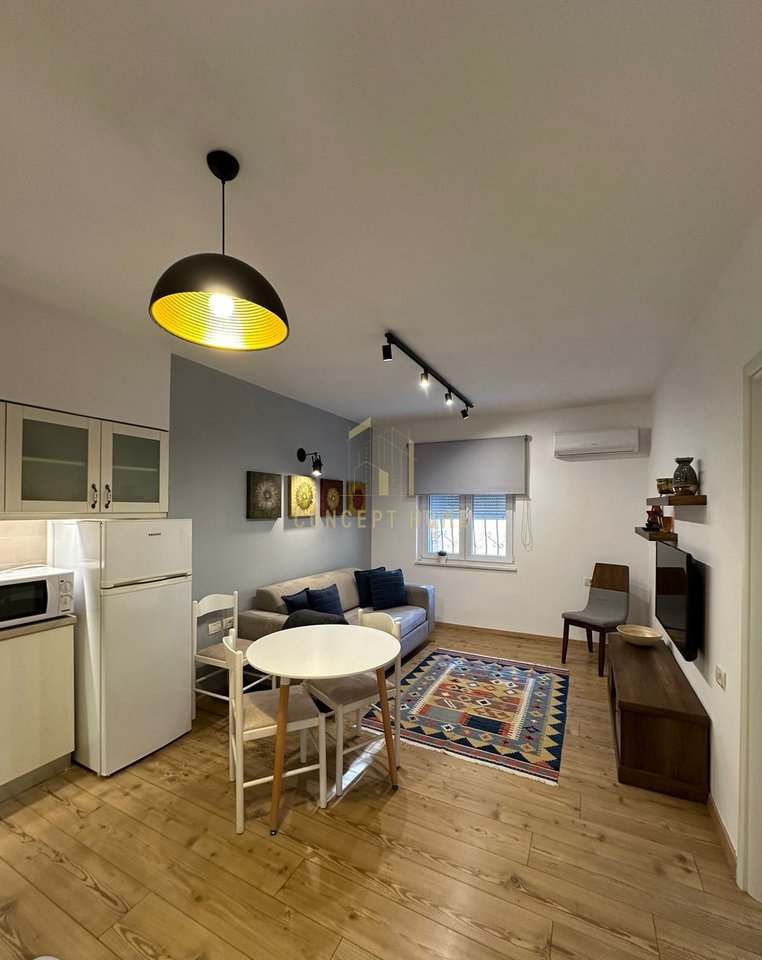 Jepet me qera apartament 1+1 tek Rruga e Elbasanit