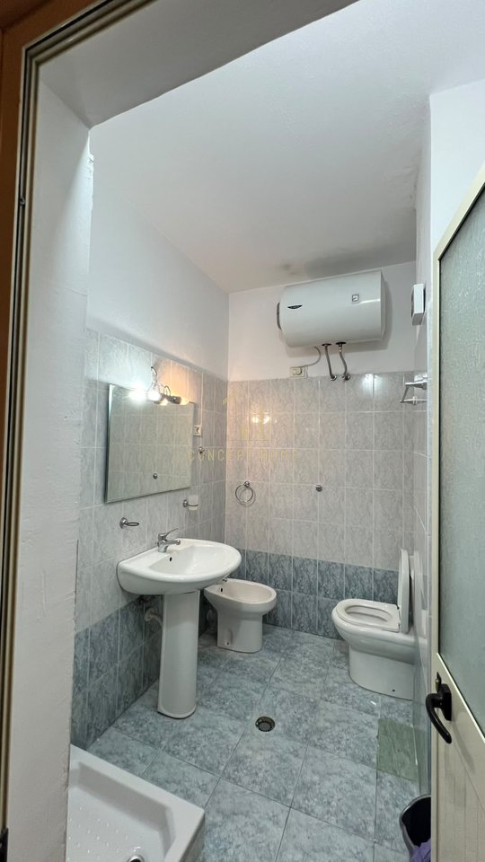 Apartment 1+1 for rent in the center.