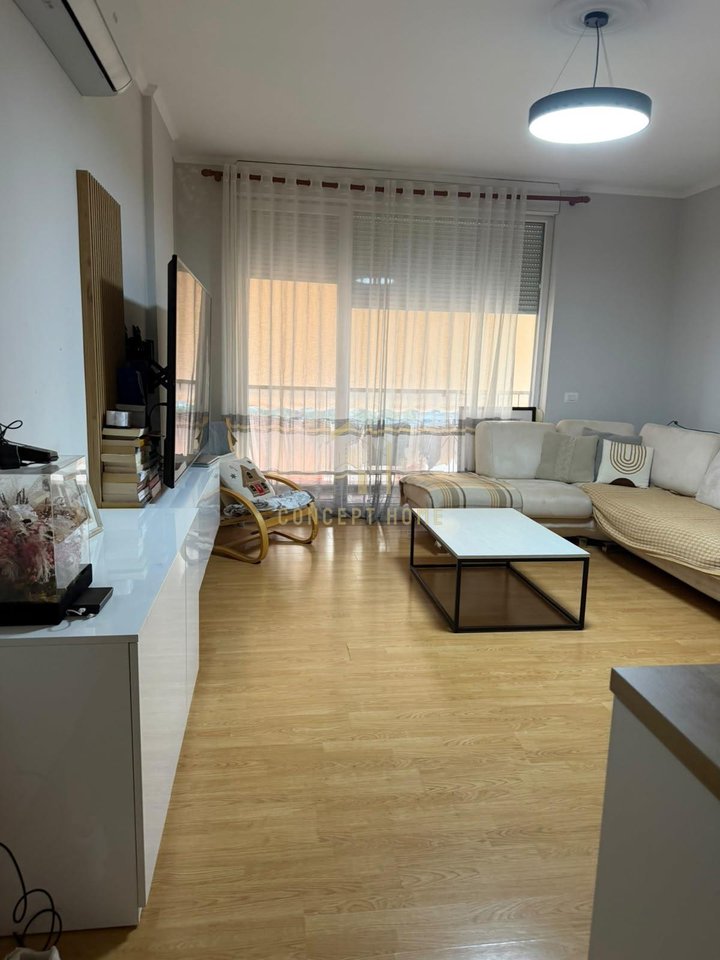 Appartamento 2+1+2 in affitto a 21 Dhjetori