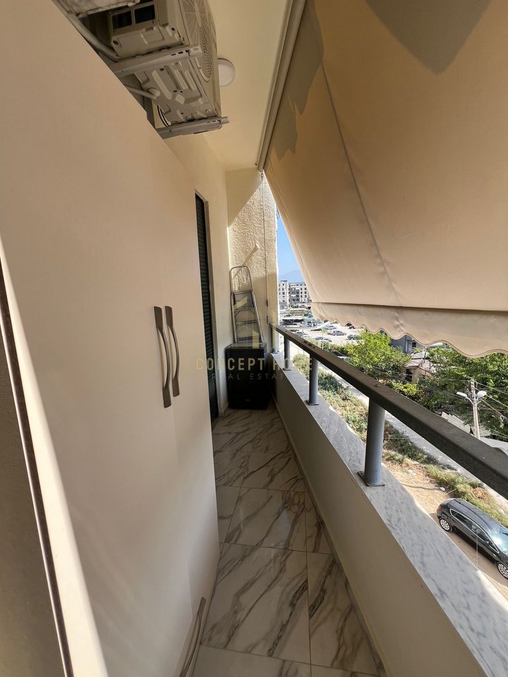 Shitet  apartament 2+1+ Parkim ne Astir.