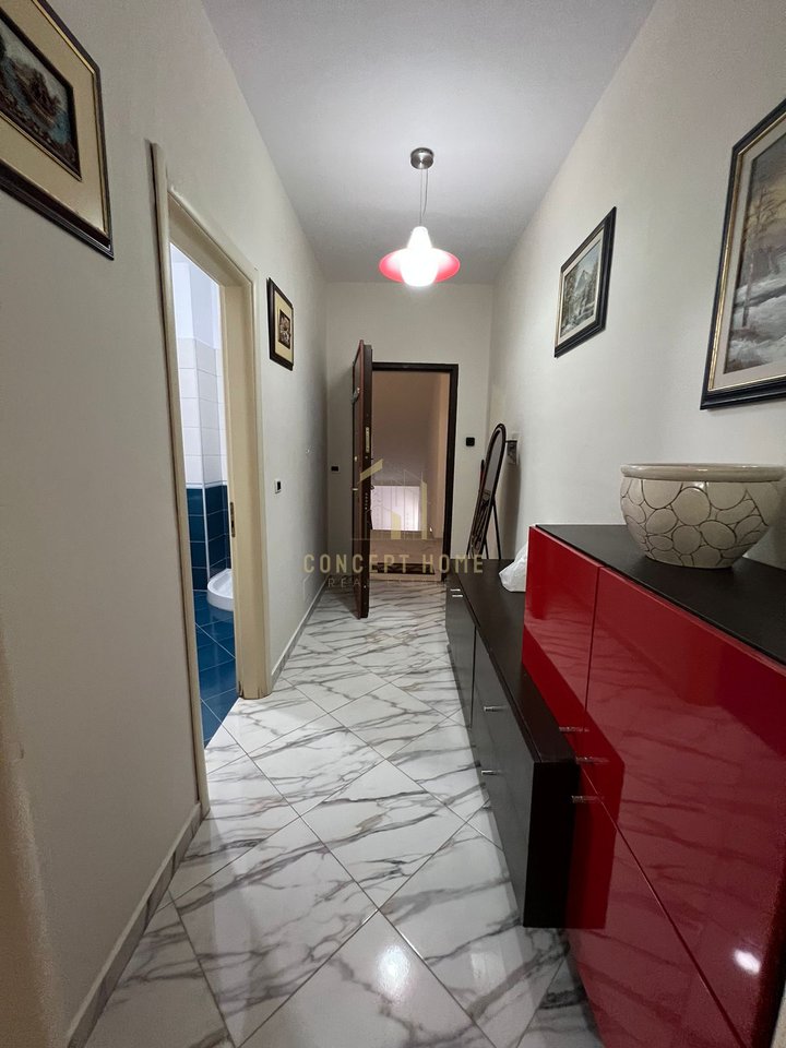 Shitet  apartament 2+1+ Parkim ne Astir.