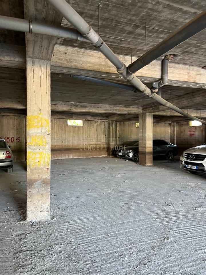 Shitet  apartament 2+1+ Parkim ne Astir.