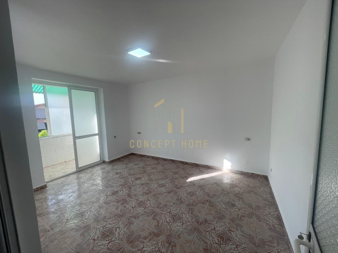 Affittasi appartamento 2+1 a 5 Maj