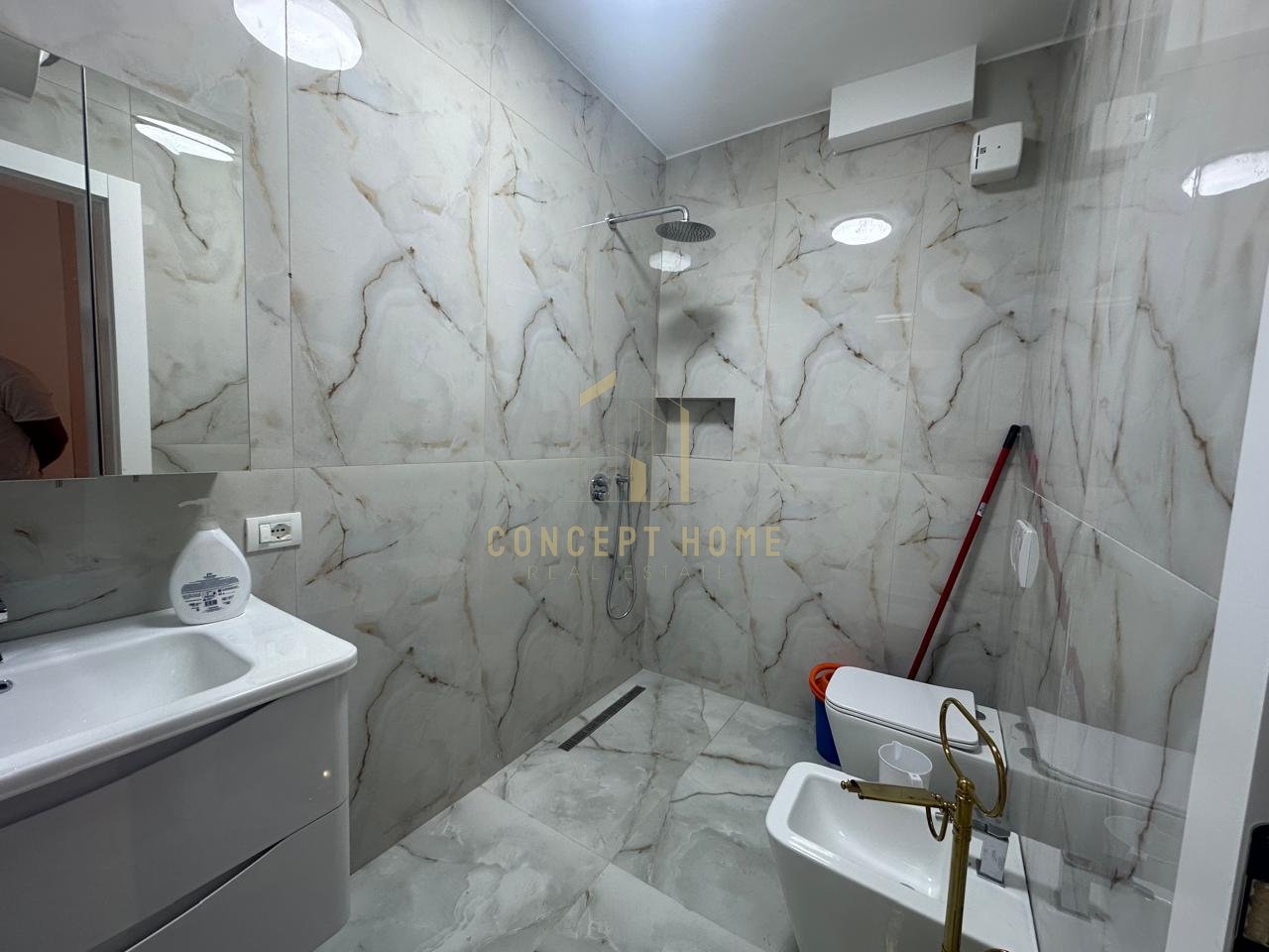 Apartment 2+1+2 for rent on Elbasani Street
