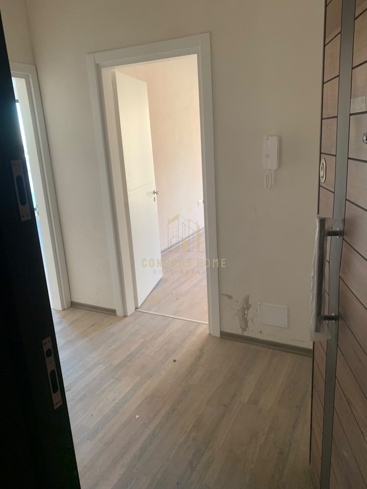 Appartamento 2+1+2+posto auto in affitto ad Astir