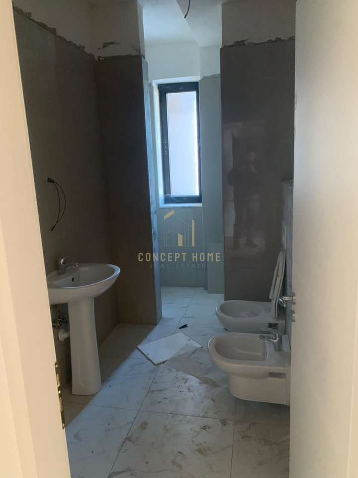 Appartamento 2+1+2+posto auto in affitto ad Astir
