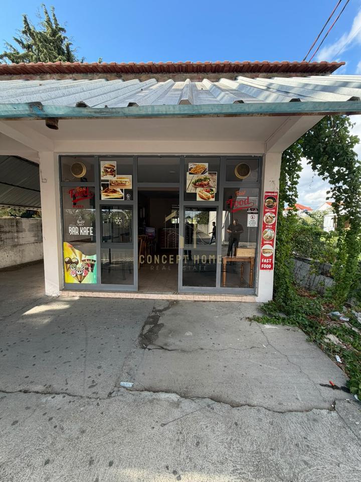 Locale in vendita a Kamez