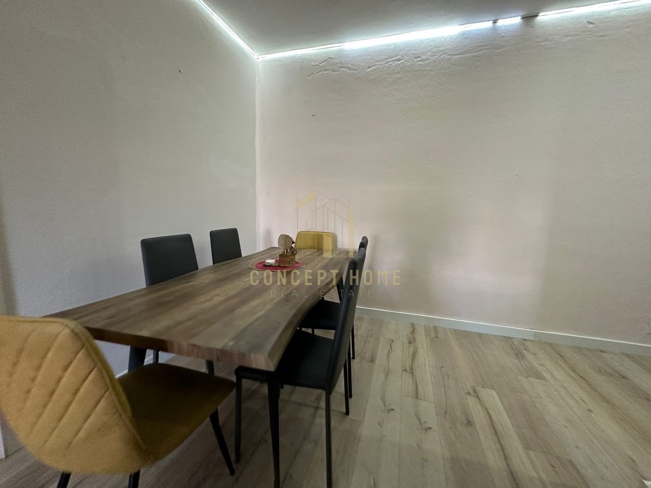 Jepet me qera apartament 2+1+2 ne Fresk