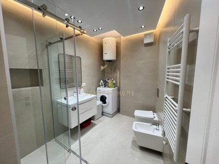 Jepet apartament 1+1 tek Stadiumi Air Albania