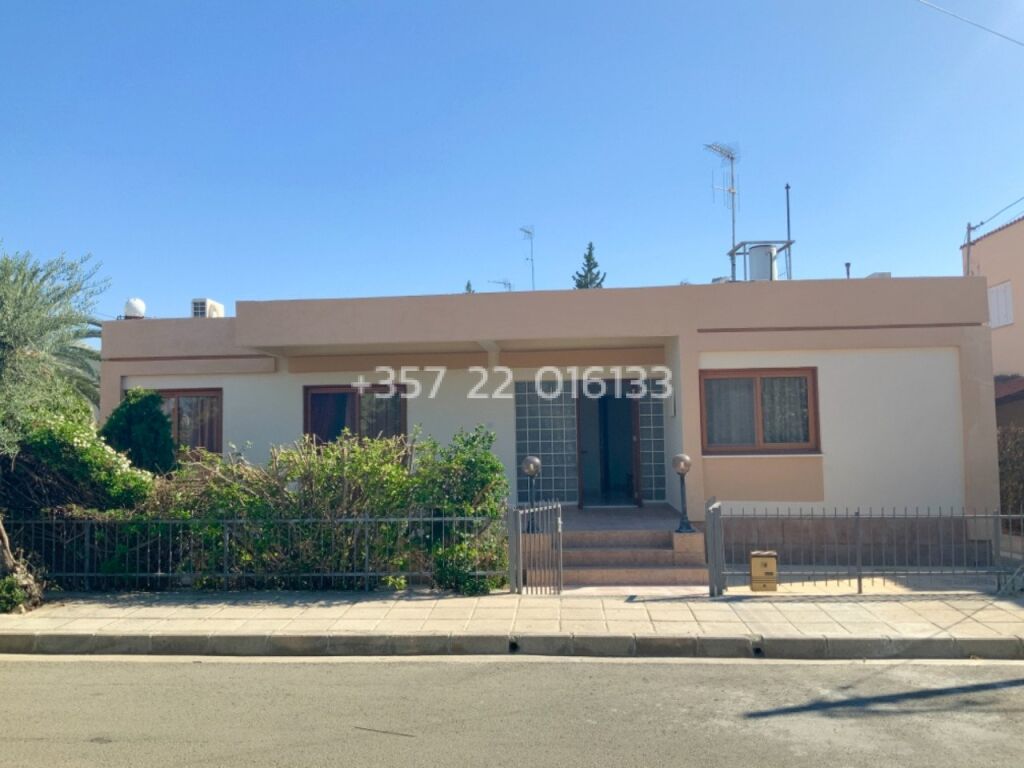 3 Bedroom Detached House in Lakatamia