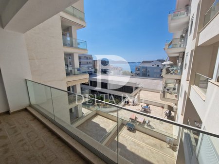 Apartment 2+1 with sea view for sale in Sarandë