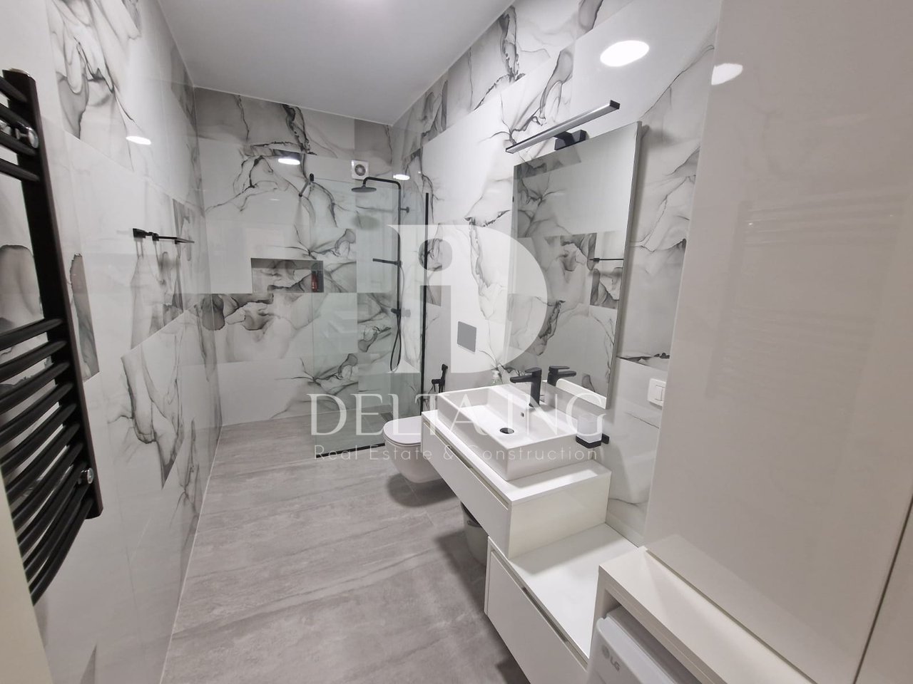 Apartment 2+1 with sea view for sale in Sarandë