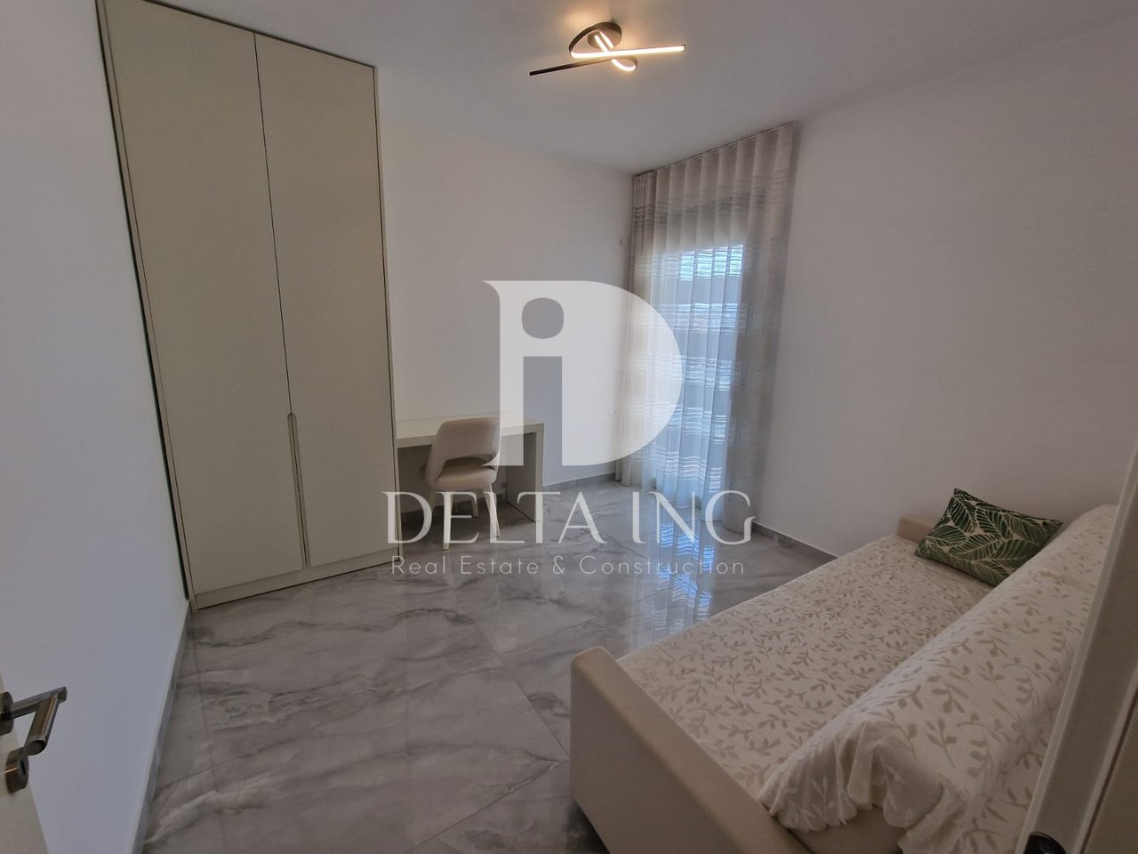 Apartment 2+1 with sea view for sale in Sarandë