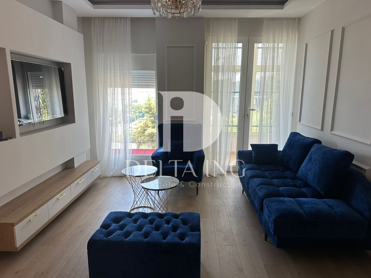 Appartamento 2+1 in vendita a Vlora in via Dhimitër Konomi, vicino all'Hotel Donantelo