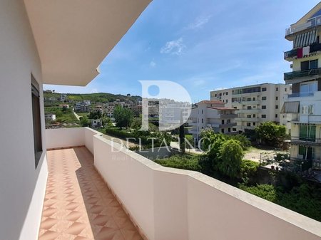 Shitet apartament në Golem, Durrës – vetëm 200 metra nga deti