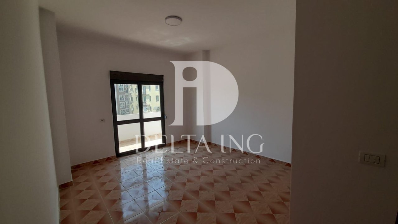 Shitet apartament në Golem, Durrës – vetëm 200 metra nga deti