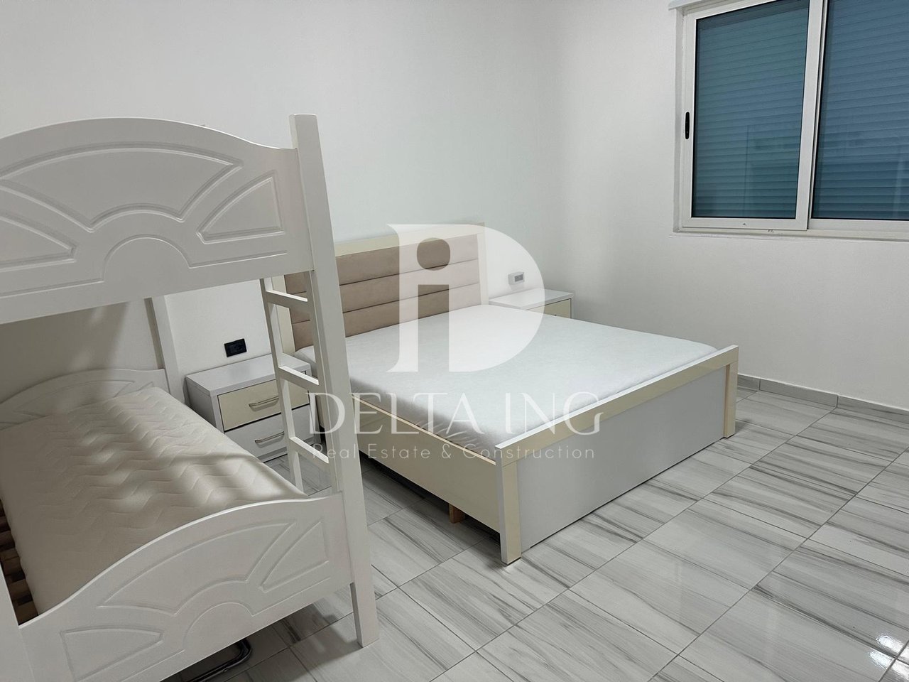 Vendesi in vendita 2+1 a Shkëmbi i Kavajës, arredato