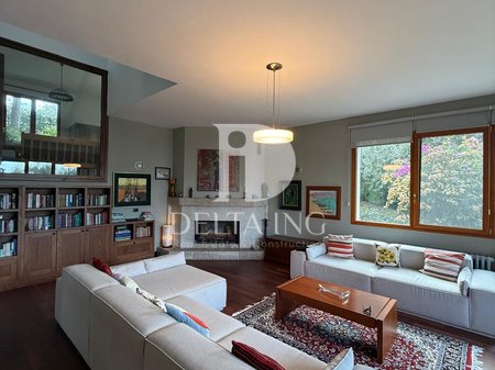 Jepet me Qira Vilë 4-Katëshe – Liqeni i Farkës, “Te Tre Vilat”