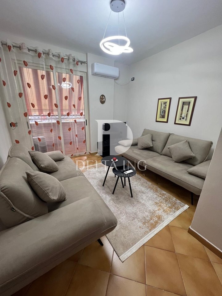 Jepet me Qira Apartament 1+1 – Pranë Shkollës “Petro Nini Luarasi”