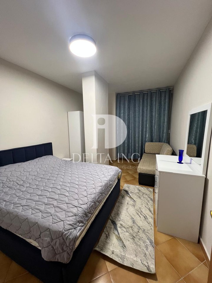 Jepet me Qira Apartament 1+1 – Pranë Shkollës “Petro Nini Luarasi”