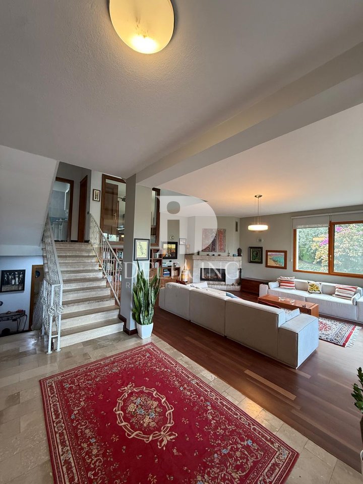 Jepet me Qira Vilë 4-Katëshe – Liqeni i Farkës, “Te Tre Vilat”