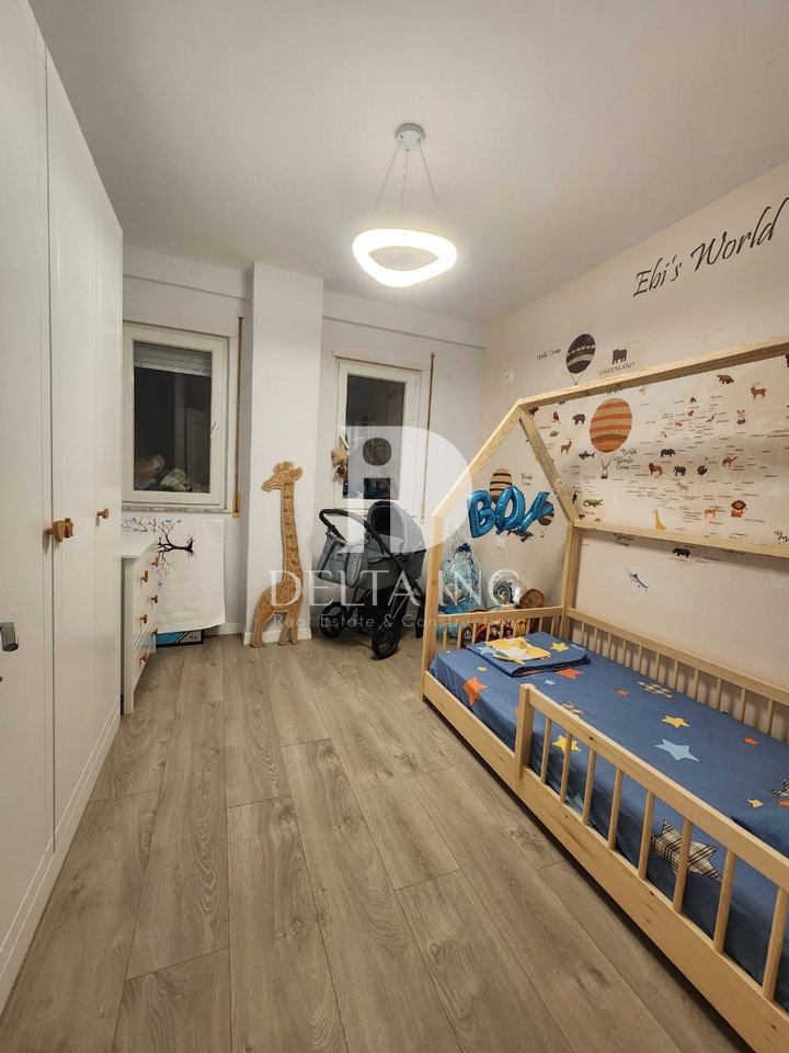 Shitet Apartament 2+1+2 – Tregu i Ri Elektrik, Tiranë