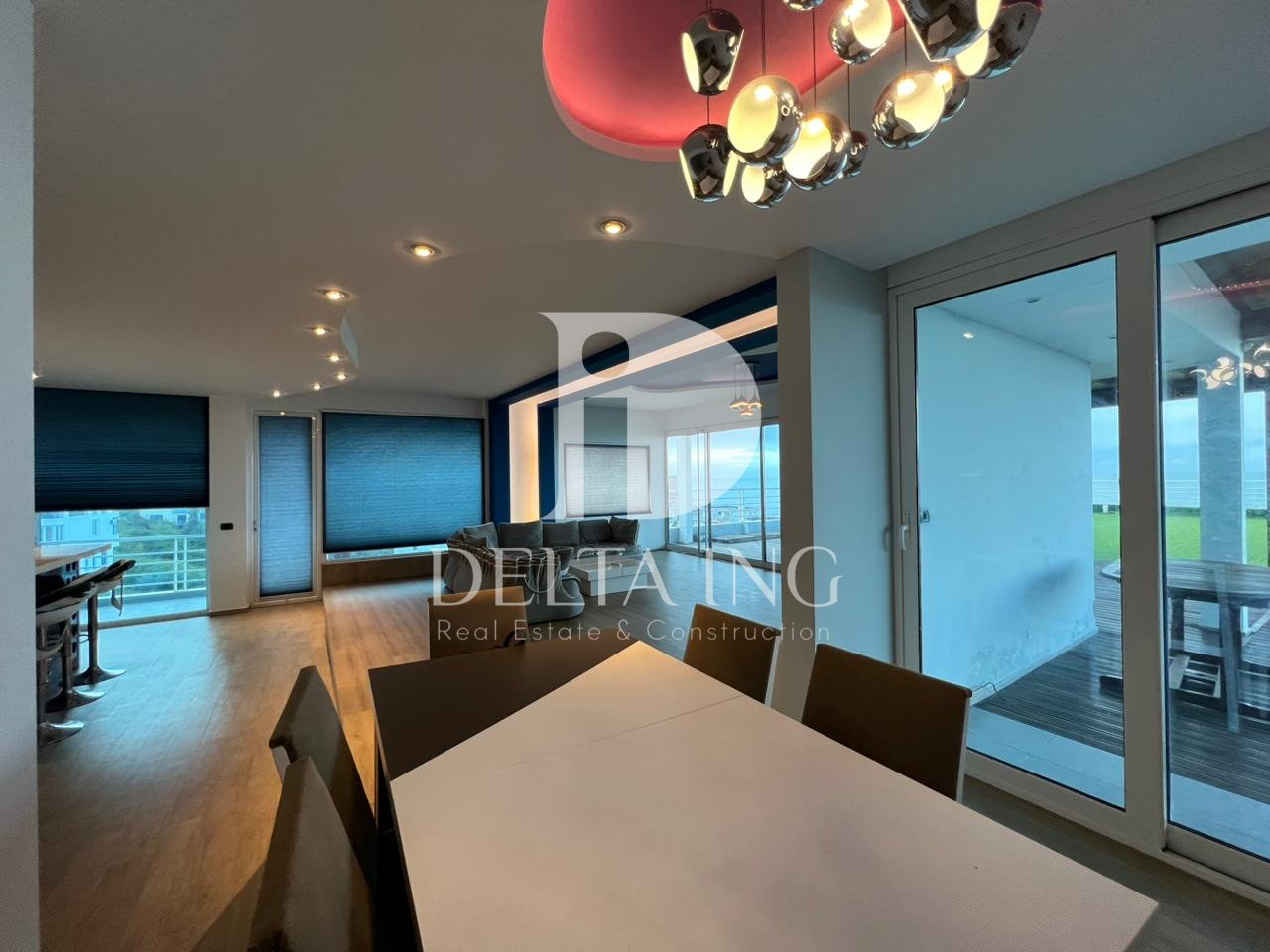 SHITET PENTHOUSE 3+1+2 ME VERANDË PANORAMIKE – SHKËMBI I KAVAJËS