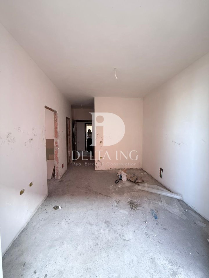 Shitet Apartament 1+1 me Verandë– Siri Kodra, Tiranë