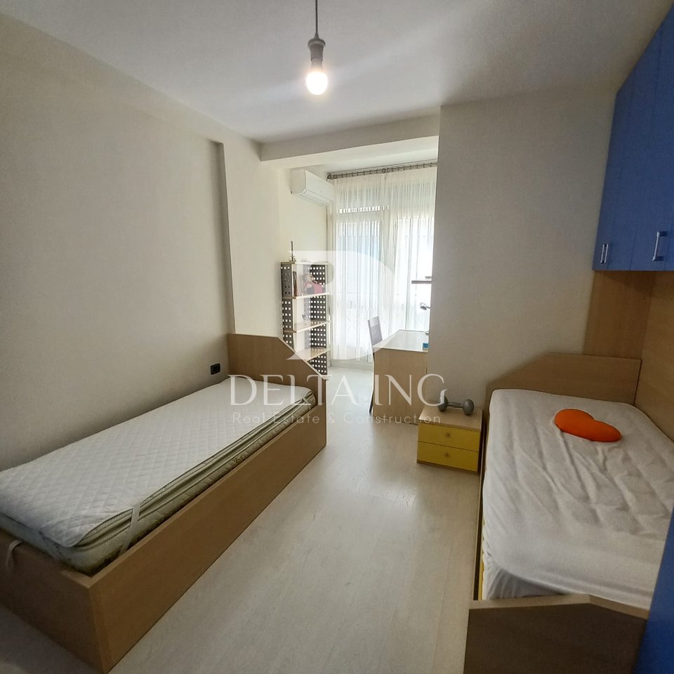 Jepet me Qira Apartament 2+1 – Komuna e Parisit, pranë Bllokut